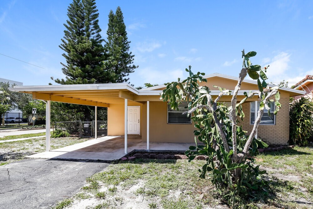 1201 NE 39th St in Pompano Beach, FL - Building Photo