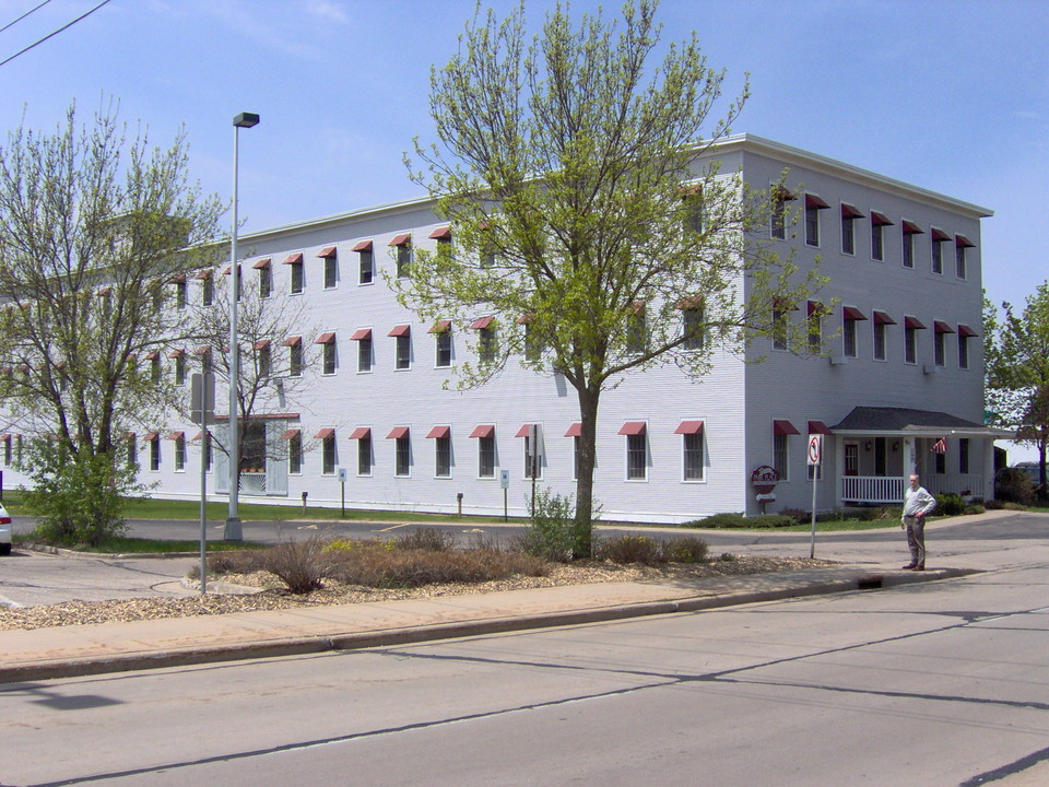 Pioneer Point in Stevens Point, WI - Foto de edificio