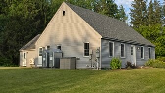 25 Dolly Rd, Unit Unit 1 in Hopkinton, NH - Building Photo