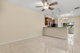 2054 Royal Vista Ct in Orlando, FL - Building Photo - Building Photo