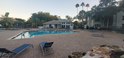 11225 W Atlantic Blvd in Coral Springs, FL - Foto de edificio - Building Photo