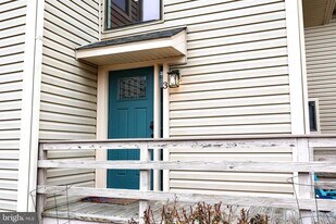 15 Mariners Way in Stevensville, MD - Building Photo