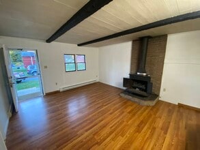 209 Cottage Ln in Cresco, PA - Building Photo - Building Photo