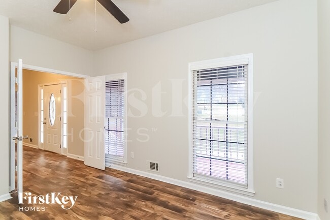 7285 Wyngate Dr in Cumming, GA - Foto de edificio - Building Photo