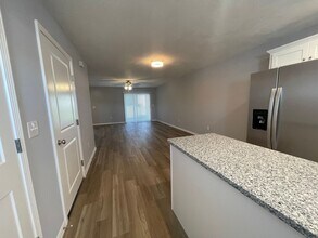 6 C St in Kimberling City, MO - Building Photo - Building Photo