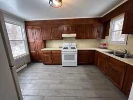 827 Watertown Ave, Unit 2 floor in Waterbury, CT - Building Photo