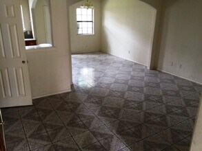 2801 Charleston Ln in Pharr, TX - Foto de edificio - Building Photo