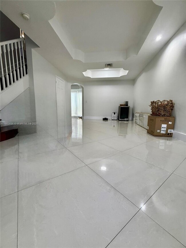 8544 NW 140th Terrace in Hialeah, FL - Building Photo - Building Photo