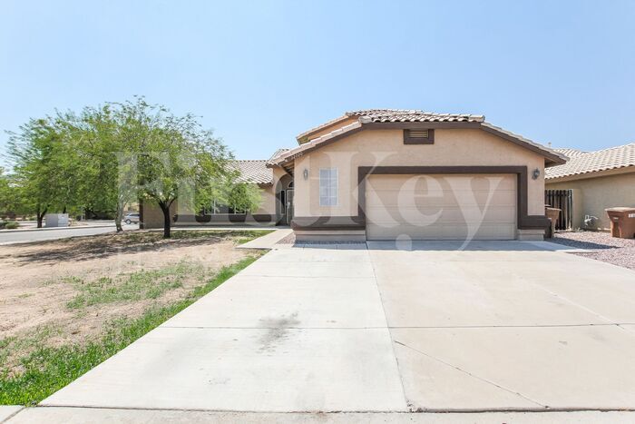 12720 N 86th Ln in Peoria, AZ - Building Photo