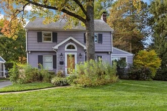 460 Grove St in Montclair, NJ - Building Photo - Building Photo