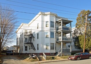 93 Shawmut St in Lewiston, ME - Foto de edificio - Building Photo