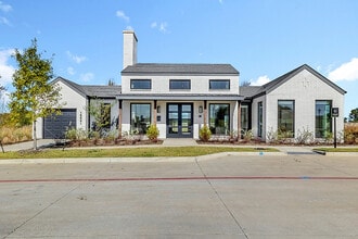 Greenway Village at the Link in Frisco, TX - Building Photo - Building Photo