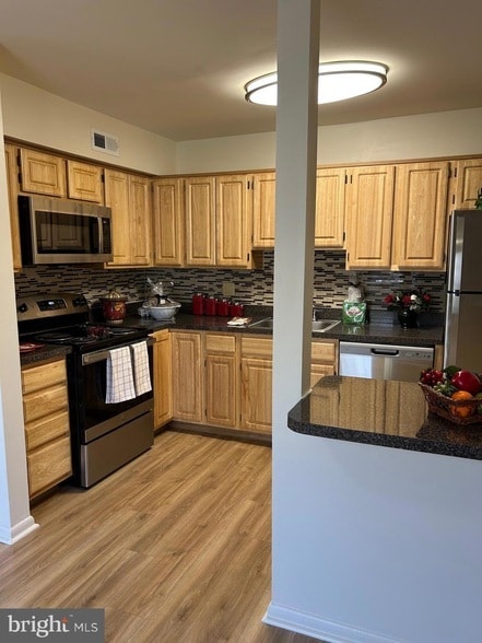 331 Preston Ave, Unit 601 in Voorhees Township, NJ - Building Photo - Building Photo