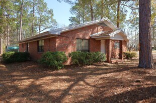 601 E Stanfill St in Hahira, GA - Building Photo