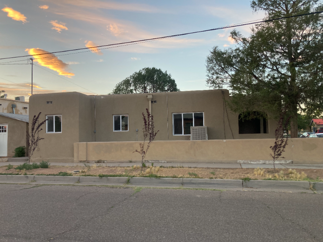 1301 7th St NW in Albuquerque, NM - Building Photo - Building Photo