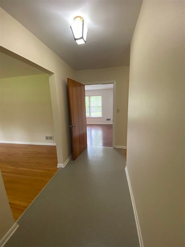 1006 Ivanhoe Rd in Tallahassee, FL - Building Photo - Building Photo