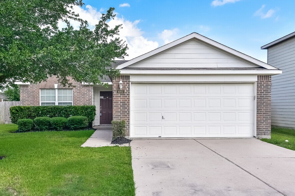 4002 Hollow Cove Ln in Richmond, TX - Building Photo