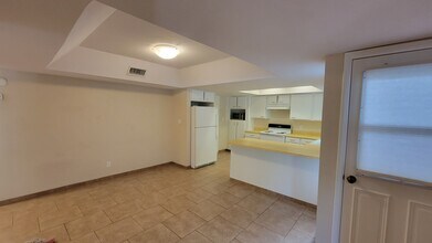 7858 E Pecos Ln in Scottsdale, AZ - Foto de edificio - Building Photo