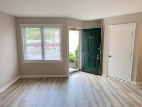 185 Lindfield Cir in Macungie, PA - Building Photo - Building Photo