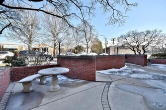 6040 N Troy St in Chicago, IL - Building Photo - Building Photo