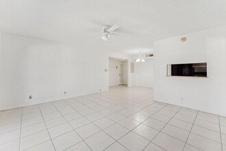 706 SE 2nd Ave, Unit 430 in Deerfield Beach, FL - Building Photo - Building Photo