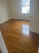 112 Hillyer St, Unit 3rd floor in East Orange, NJ - Building Photo - Building Photo
