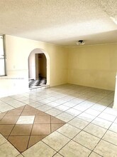 1079 W 42nd St in Hialeah, FL - Building Photo - Building Photo