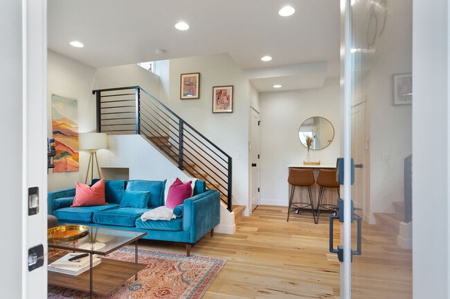 71D W Dravus St in Seattle, WA - Foto de edificio - Building Photo