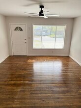 720 Westway Ave in McAllen, TX - Foto de edificio - Building Photo