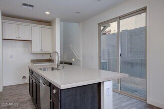 4708 E Daley Ln in Phoenix, AZ - Building Photo - Building Photo
