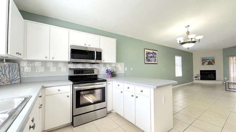 1467 Bay Grove Dr in Port Orange, FL - Building Photo