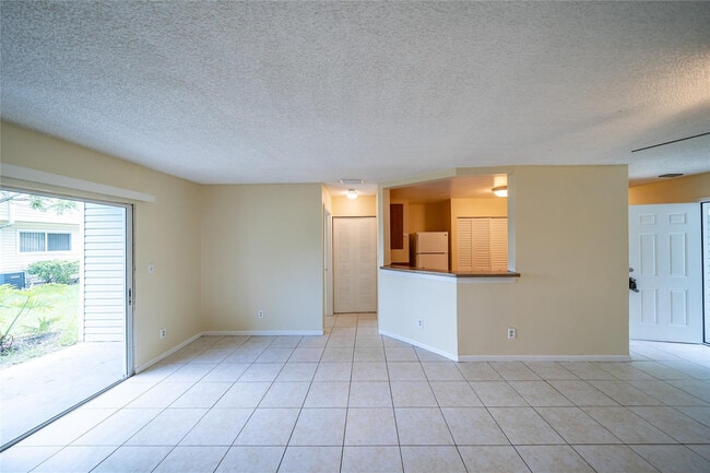 3453 NW 44th St in Lauderdale Lakes, FL - Building Photo - Building Photo