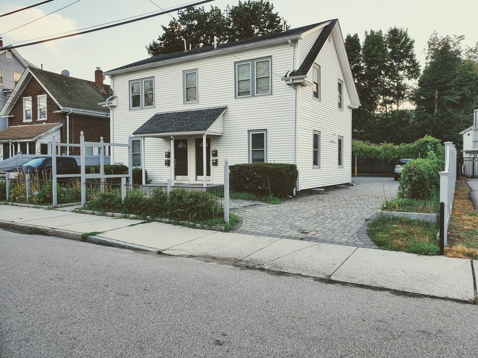 27 Bridges St, Unit 2 in Framingham, MA - Foto de edificio