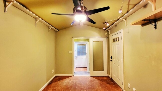 property at 709 W Live Oak St