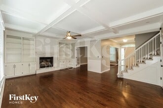 8533 N Overland Dr in Kansas City, MO - Building Photo - Building Photo
