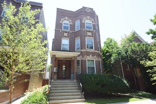 2225 W Walton St in Chicago, IL - Building Photo