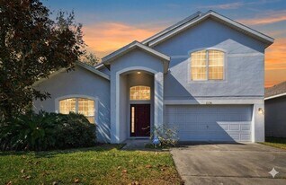 2136 Shadow Creek Dr in Kissimmee, FL - Building Photo