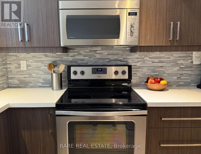 53 McCaul St in Toronto, ON - Building Photo - Building Photo