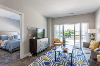 Borden in Wethersfield, CT - Foto de edificio - Interior Photo