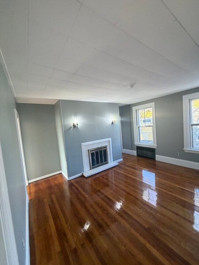 139 North St, Unit 2 in New Bedford, MA - Building Photo - Building Photo