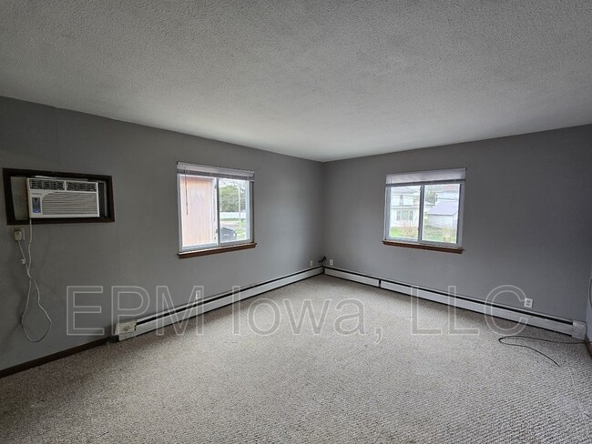 215 Baltimore St in Waterloo, IA - Building Photo - Building Photo