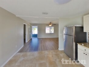 7812 Tiburon Dr in Largo, FL - Building Photo - Building Photo