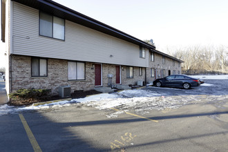 Good Hope Townhomes in Milwaukee, WI - Foto de edificio - Building Photo
