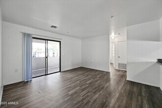 3065 N 67th Ave in Phoenix, AZ - Building Photo - Building Photo