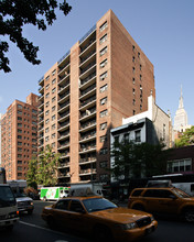 528 Third Ave in New York, NY - Building Photo - Building Photo