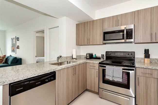 1710 SW 27th Ave in Miami, FL - Building Photo - Building Photo