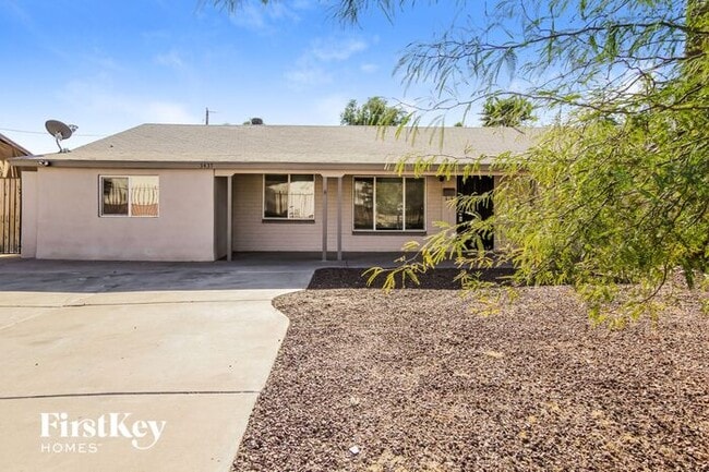 3437 E Holly St in Phoenix, AZ - Building Photo - Building Photo