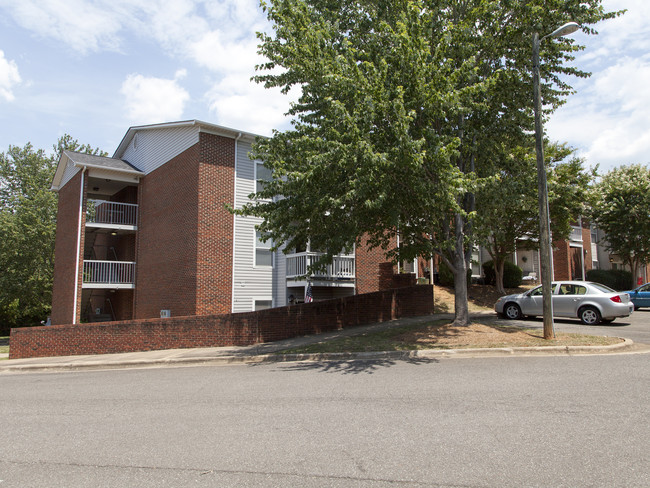 SH303-Residences at Humboldt Park (RHP) in Shelby, NC - Foto de edificio - Building Photo