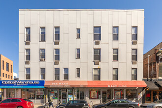 764 Manhattan Ave in Brooklyn, NY - Building Photo - Building Photo