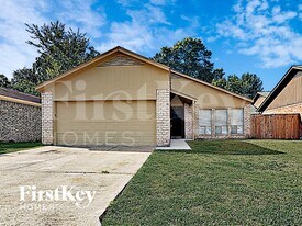 1308 Wilson Dr in Rosenberg, TX - Building Photo
